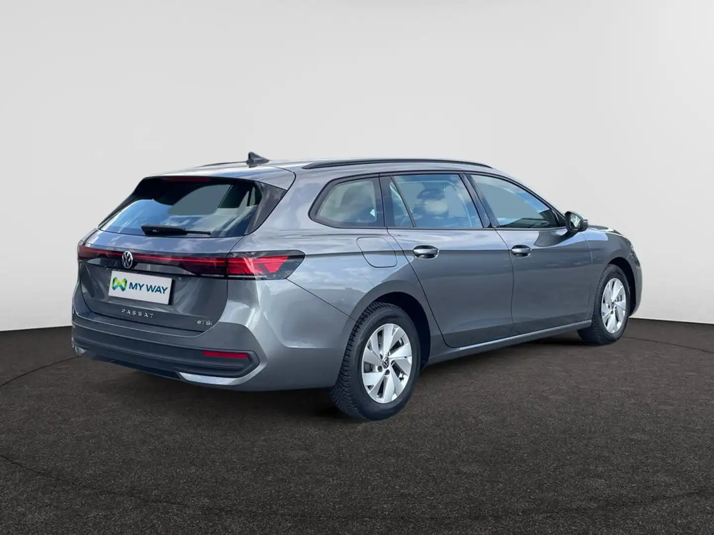Volkswagen Passat Variant Passat Variant 1.5 eTSI /// Automaat /// Stuur- en zetelverwarming /// Apple Carplay & Android Auto Grijs - 2