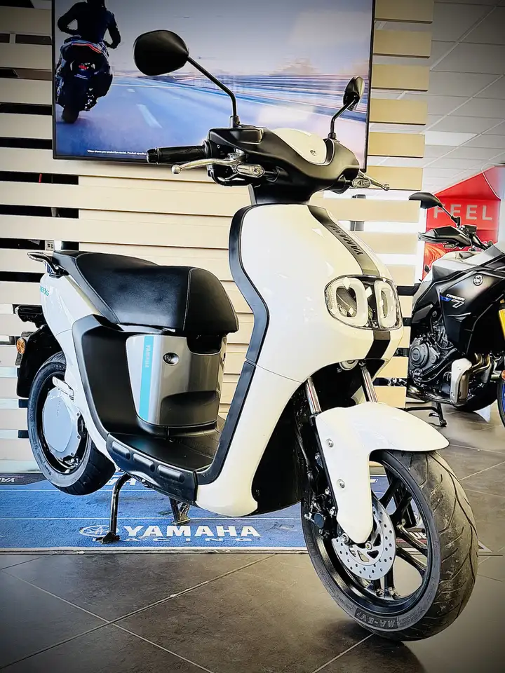 Yamaha NEOs 50