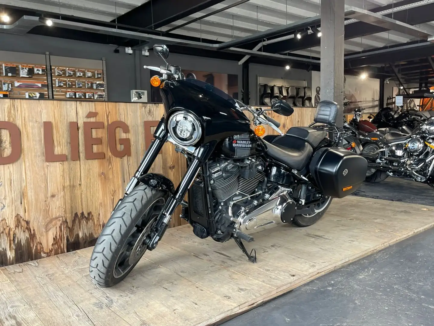 Harley-Davidson Sport Glide SOFTAIL Noir - 1