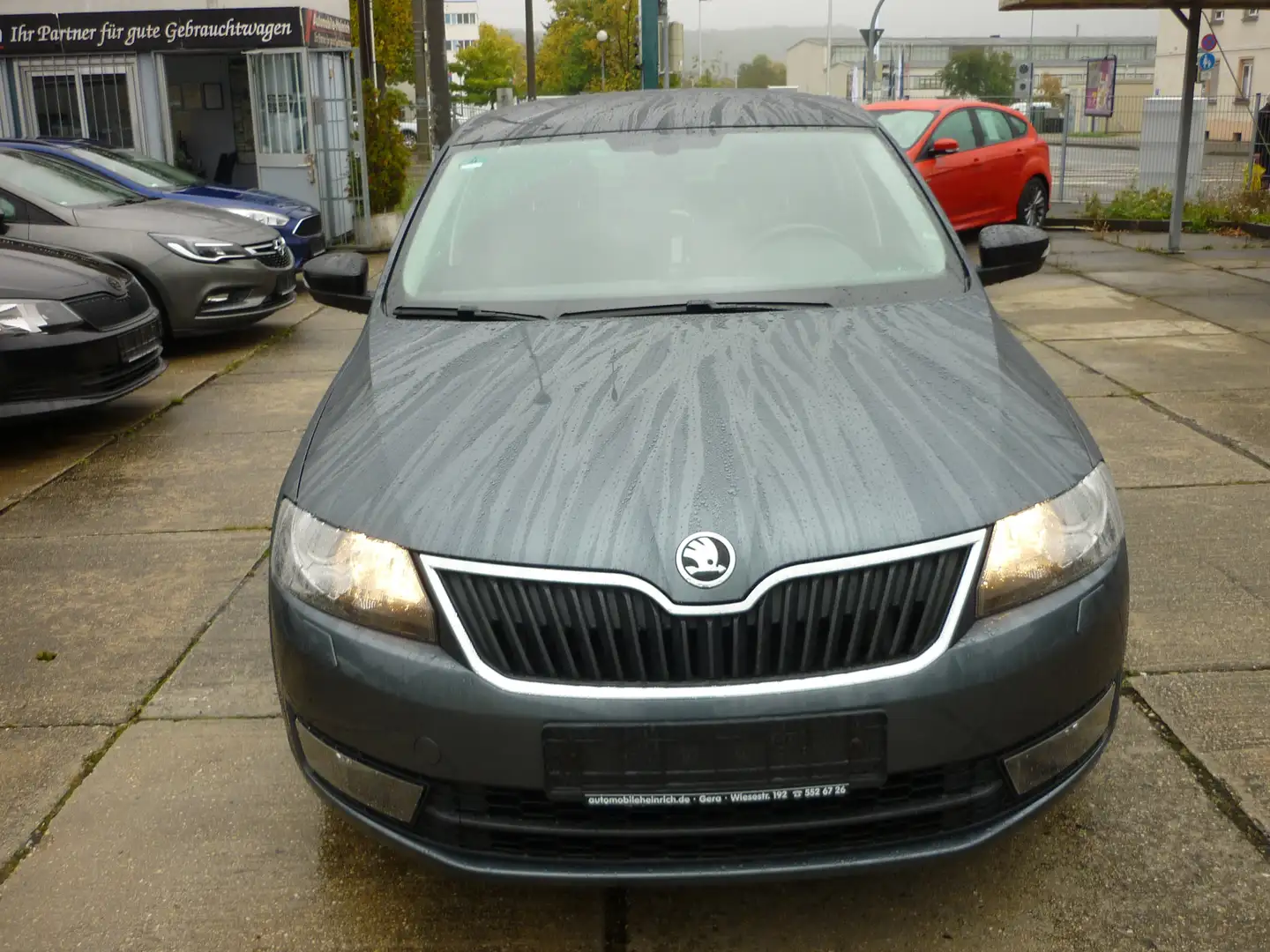 Skoda Rapid/Spaceback 1.6 TDi Edition PDC! Tempomat! Panorama-Dach! Grau - 2