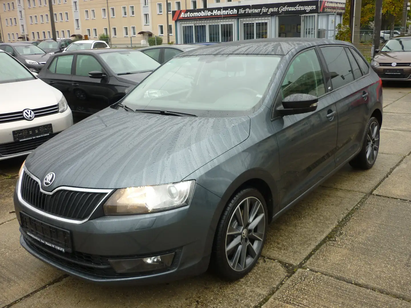 Skoda Rapid/Spaceback 1.6 TDi Edition PDC! Tempomat! Panorama-Dach! Grau - 1