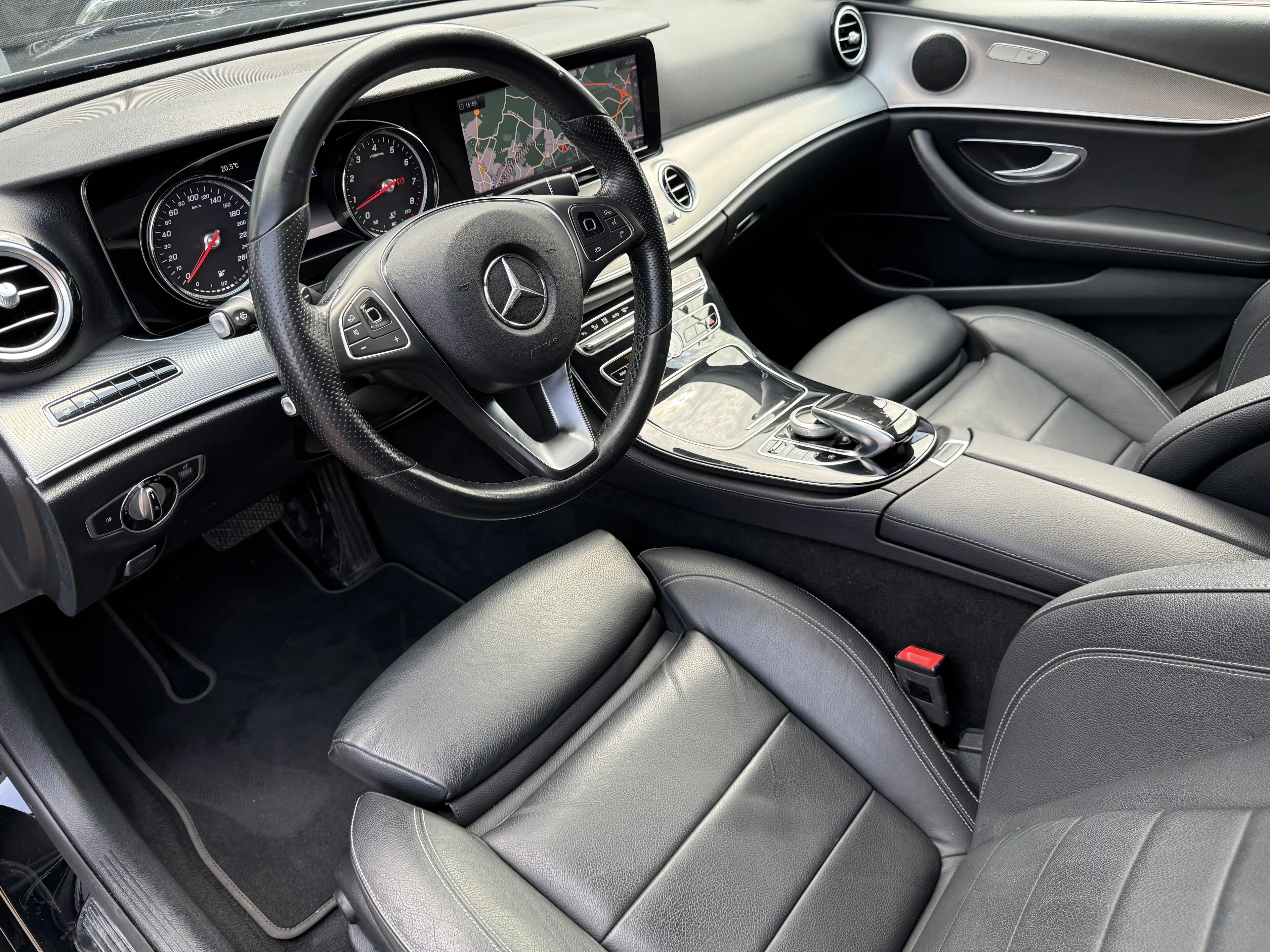 Mercedes-Benz E 250 E 250 T AVANTGARDE VOLL AUSSTATTUNG SCHECKHEFT — photo 7