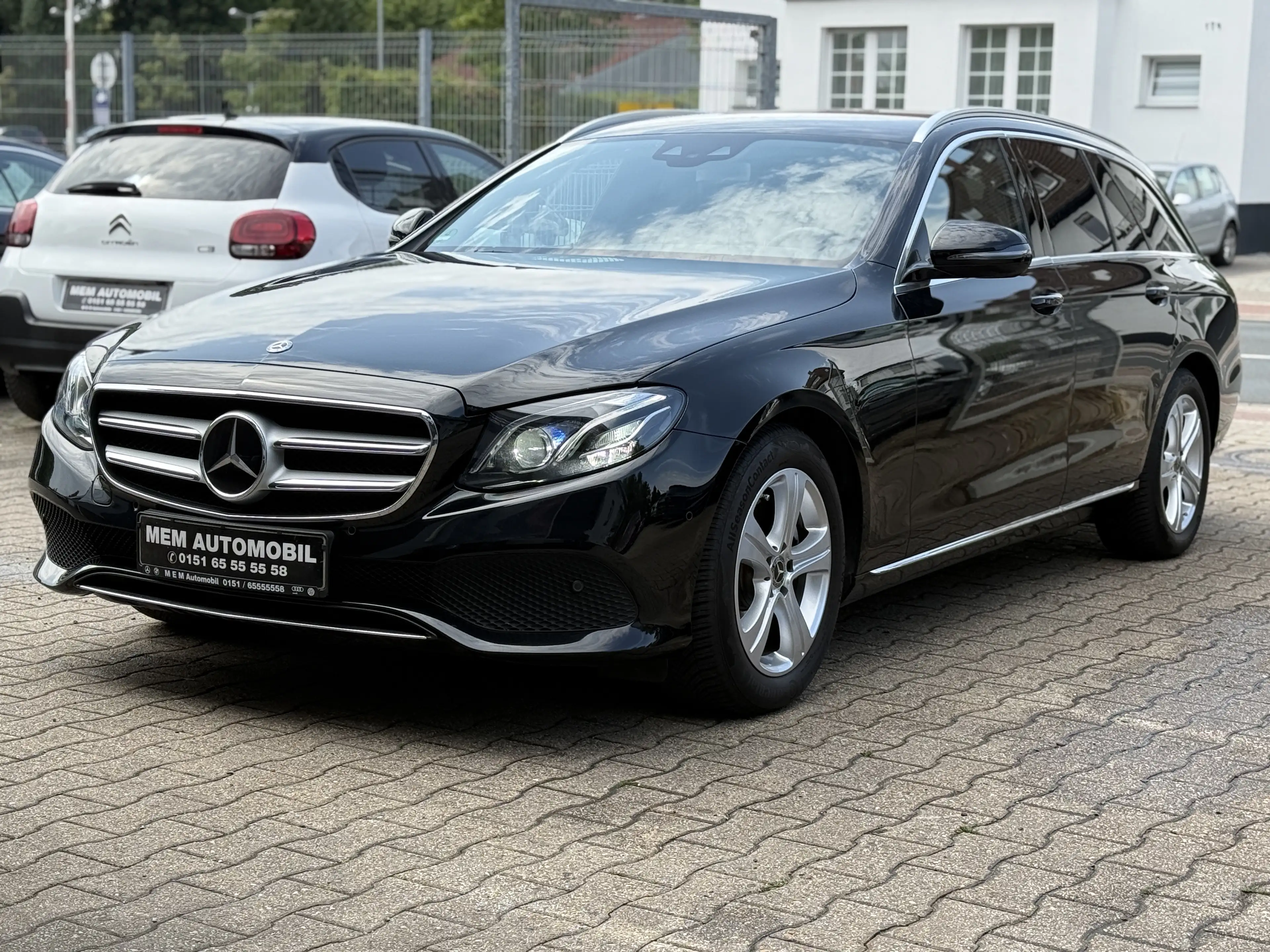 Mercedes-Benz E 250 E 250 T AVANTGARDE VOLL AUSSTATTUNG SCHECKHEFT