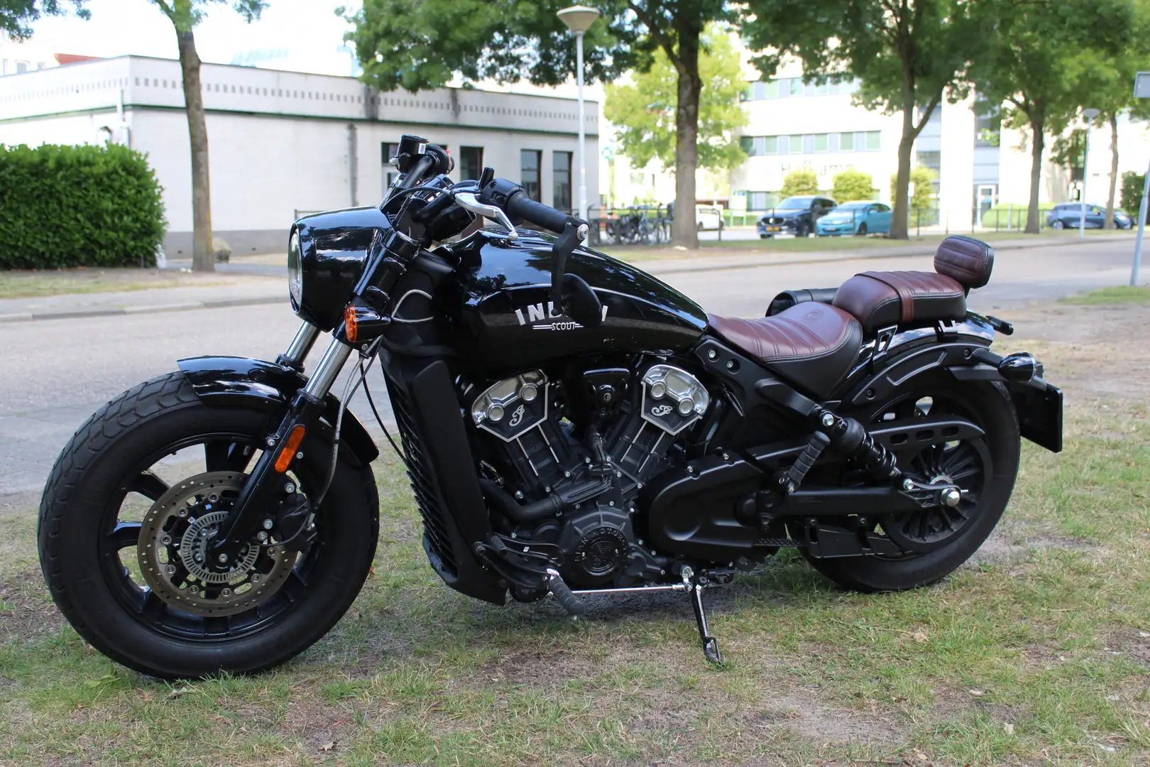 Indian Scout Bobber Zwart - 2