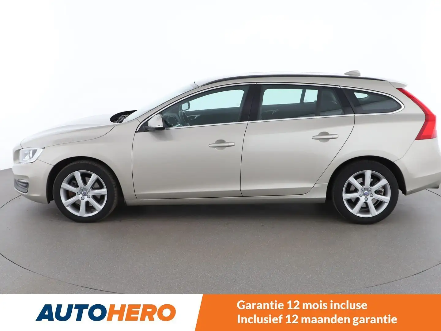 Volvo V60 2.0 T4 Momentum Bruin - 2