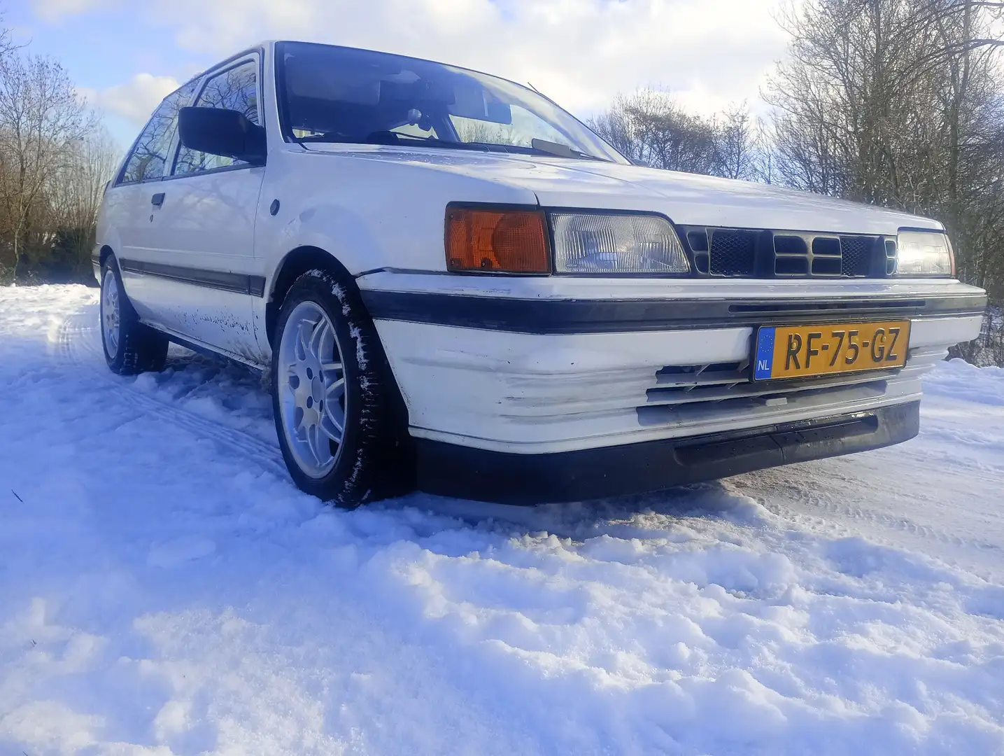 Nissan Sunny GLX - 1