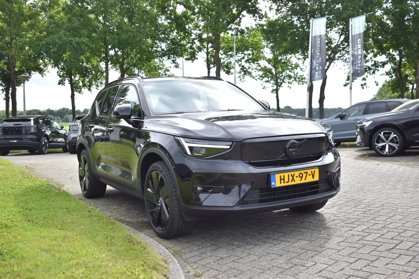 Volvo EX40 Single Motor Extended Range Plus Black Ed. 82 kWh Negro - 2