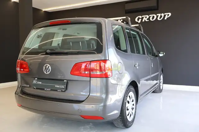 Volkswagen Touran view 6
