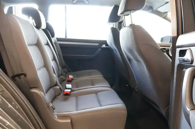 Volkswagen Touran view 13