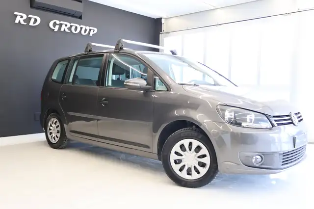 Volkswagen Touran view 4