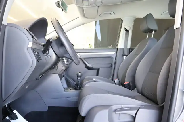 Volkswagen Touran view 10