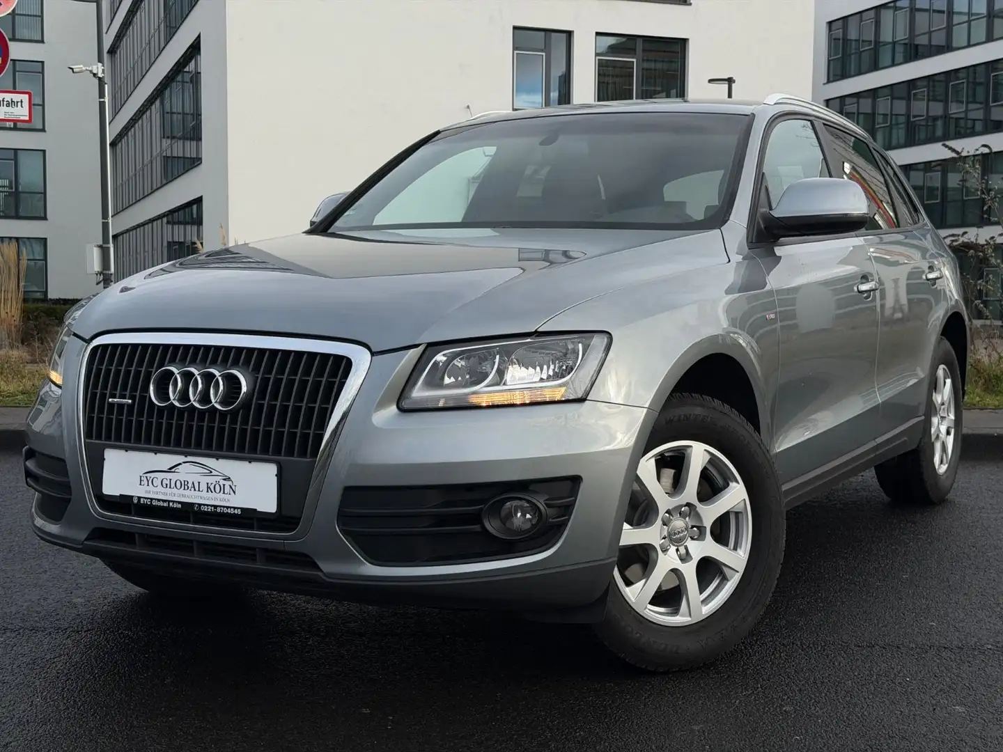 Audi Q5 2.0 TFSI  quattro S-Line Sport-Plus Grau - 1