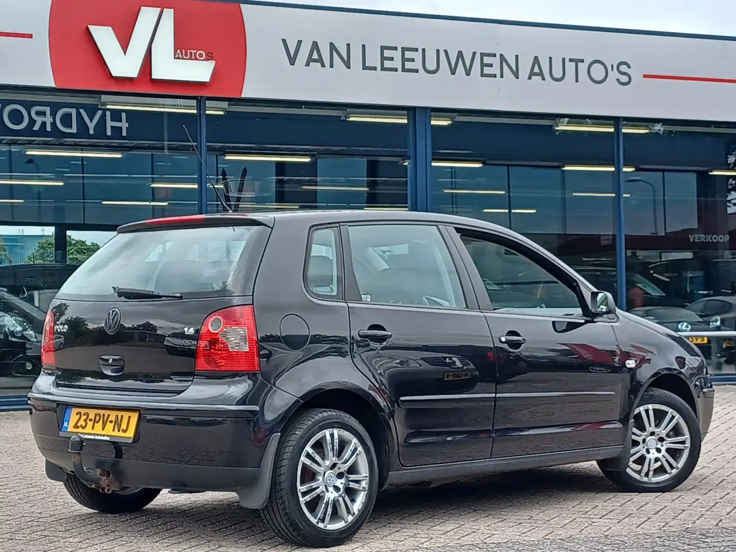 Volkswagen Polo 1.4-16V Athene | Airco | Cruise | Trekhaak Zwart - 2