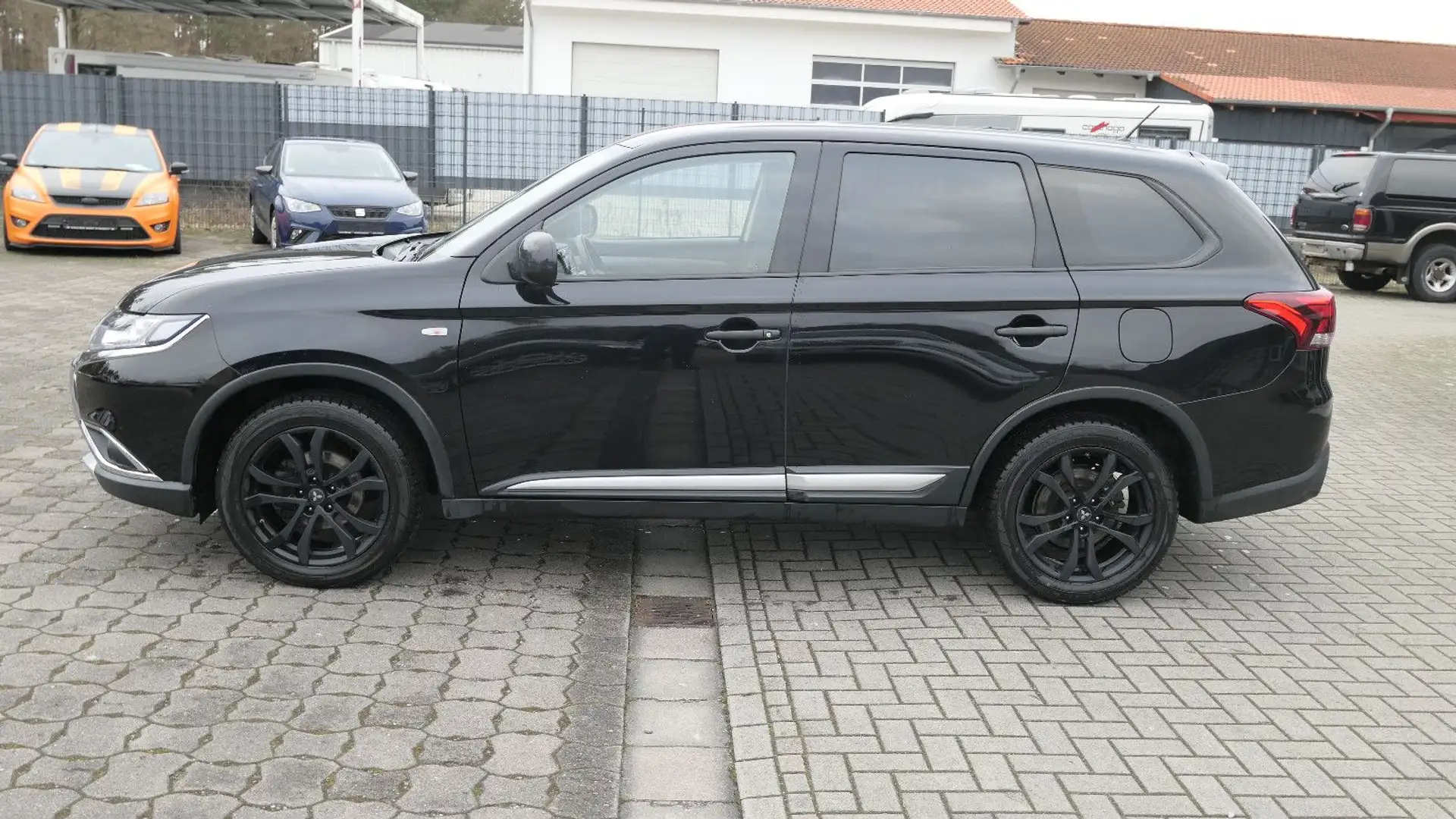 Mitsubishi Outlander /AHK/Klimaautomatik/Euro 6 Schwarz - 2