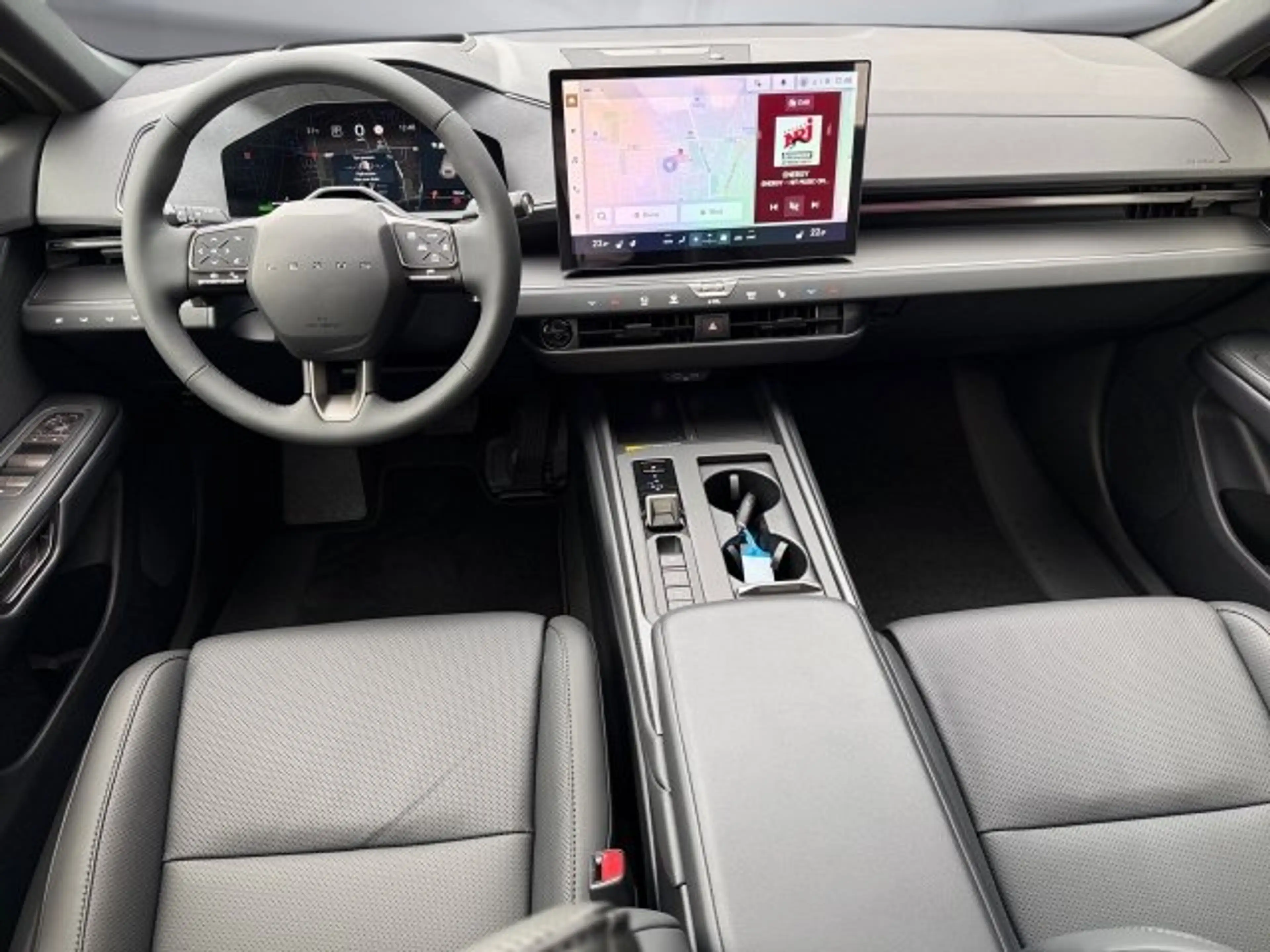 Lexus ES 300 h Executive MY26 — photo 7
