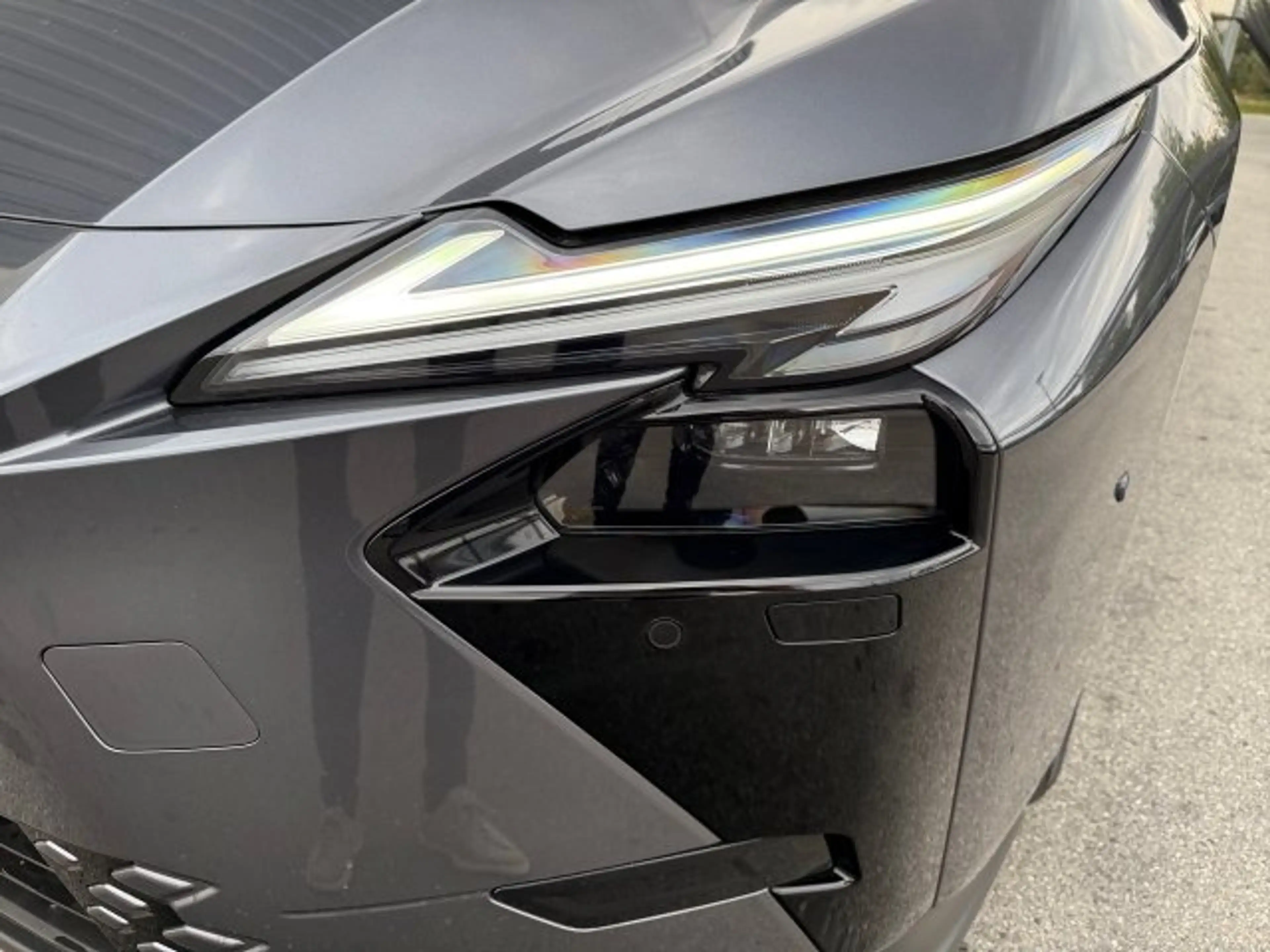 Lexus ES 300 h Executive MY26 — photo 12