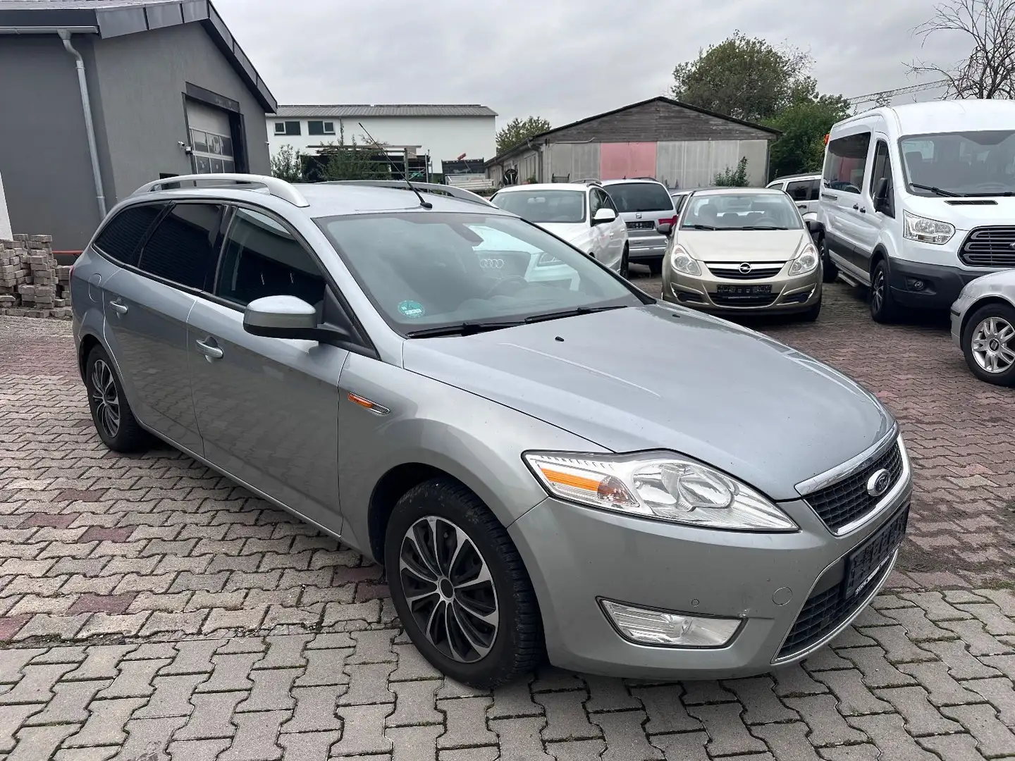 Ford Mondeo 2,0TDCi*UNFALLSCHADEN*FAHRBEREIT* Gris - 1