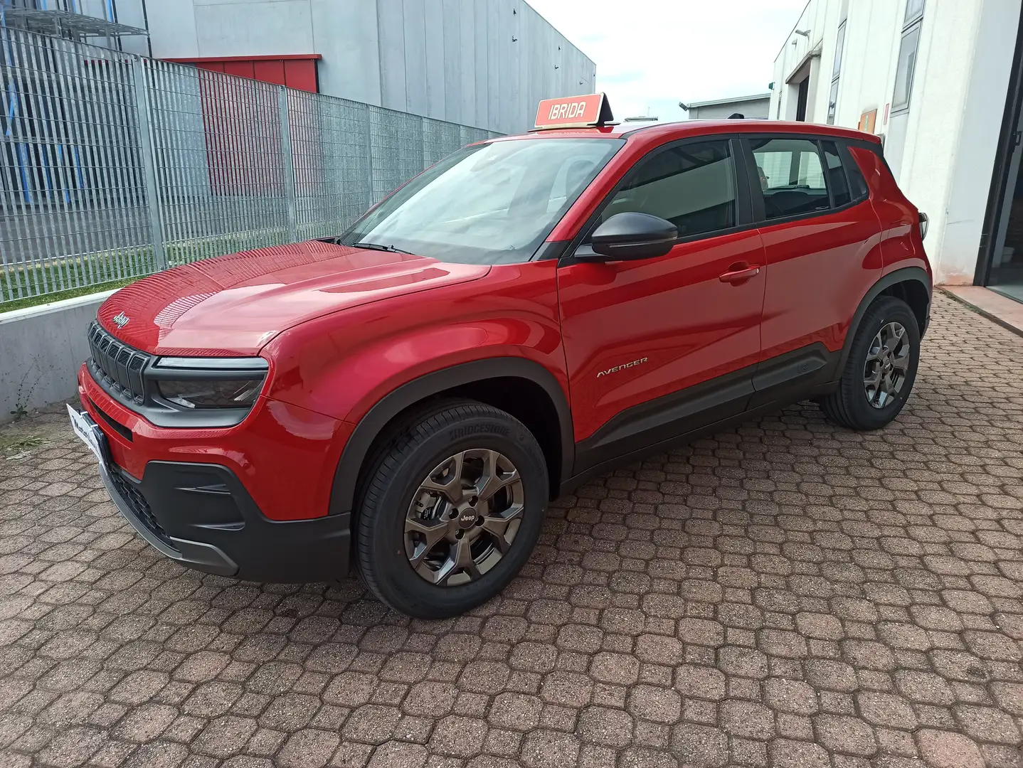 Jeep Avenger Avenger 1.2 turbo e-hybrid mhev Longitude  110cv Rosso - 2