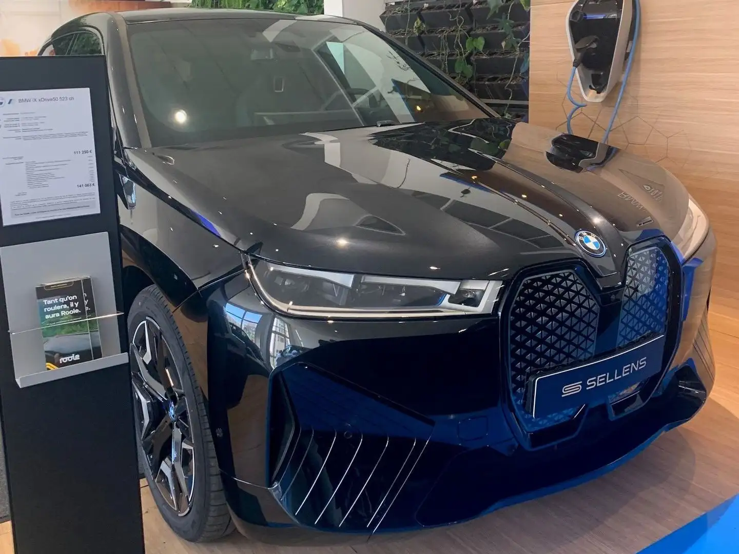 BMW iX Černá - 1