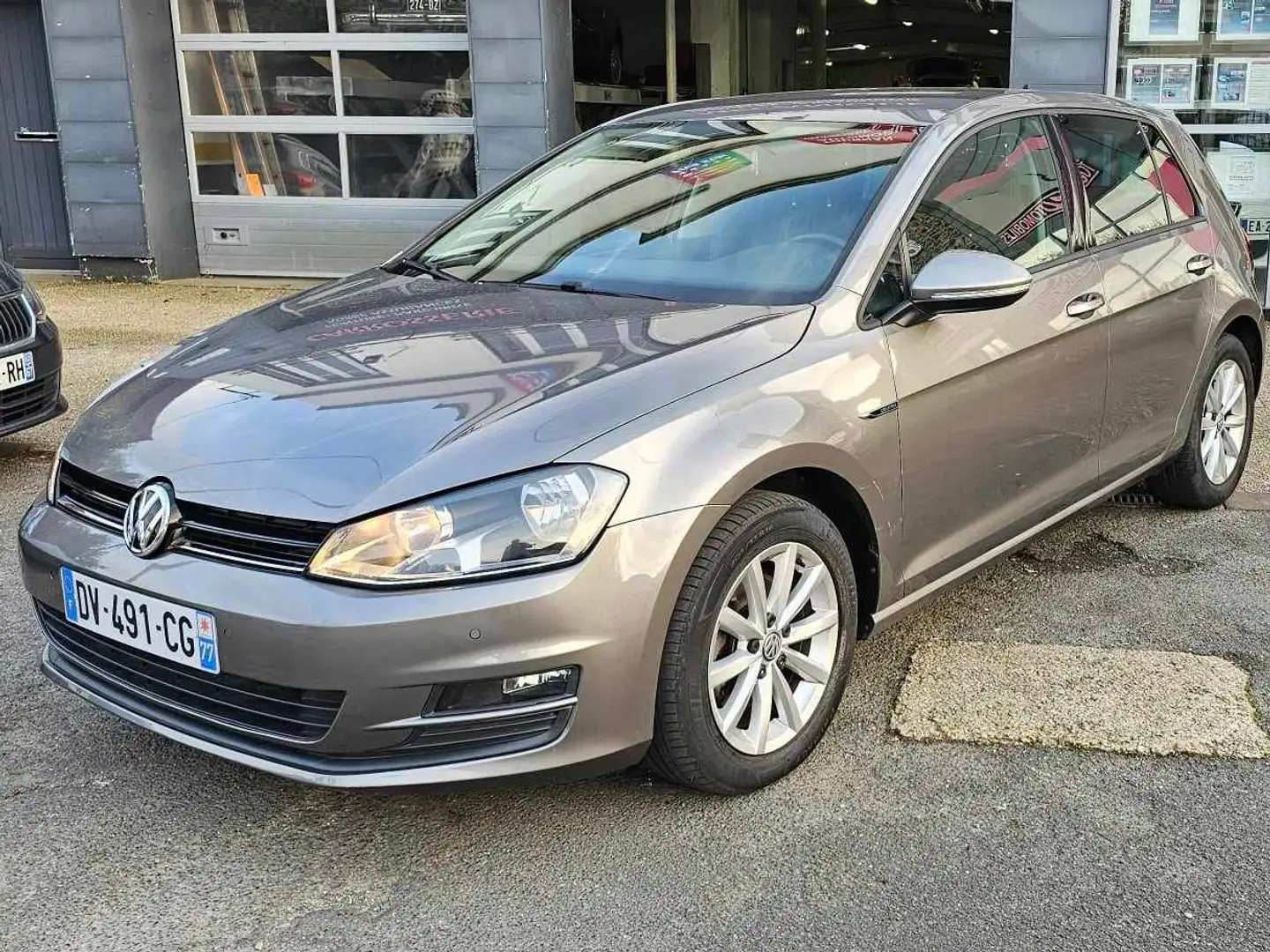 Volkswagen Golf 2.0 TDI 150 BlueMotion Technology FAP Lounge Béžová - 1