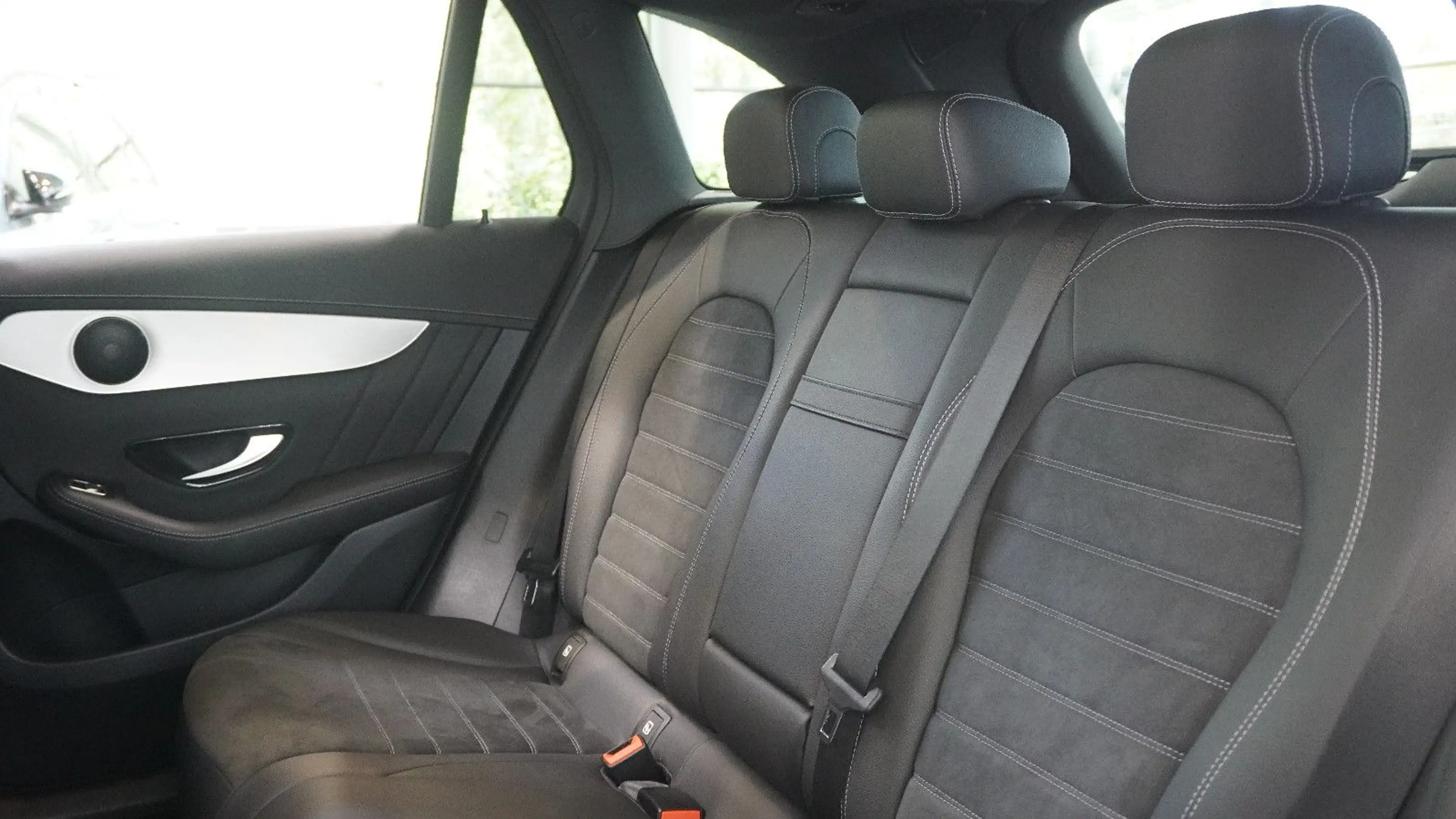 Mercedes-Benz GLC 400 AMG*4Matic*AHK*PANO*HIGH-END*ILS*KEYLESS — photo 14