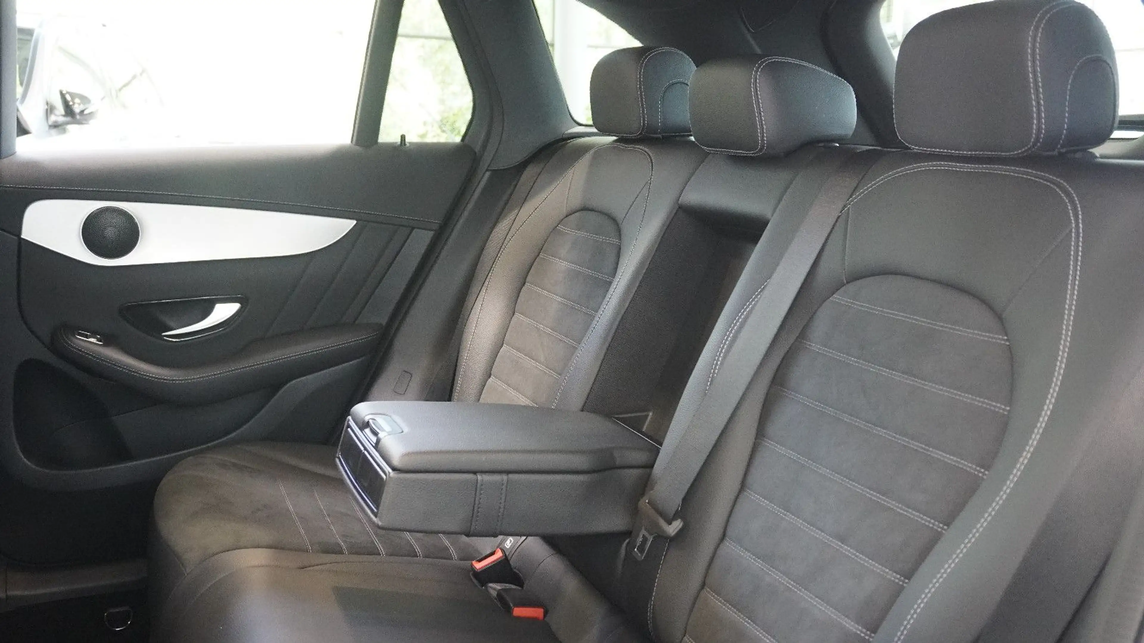 Mercedes-Benz GLC 400 AMG*4Matic*AHK*PANO*HIGH-END*ILS*KEYLESS — photo 15