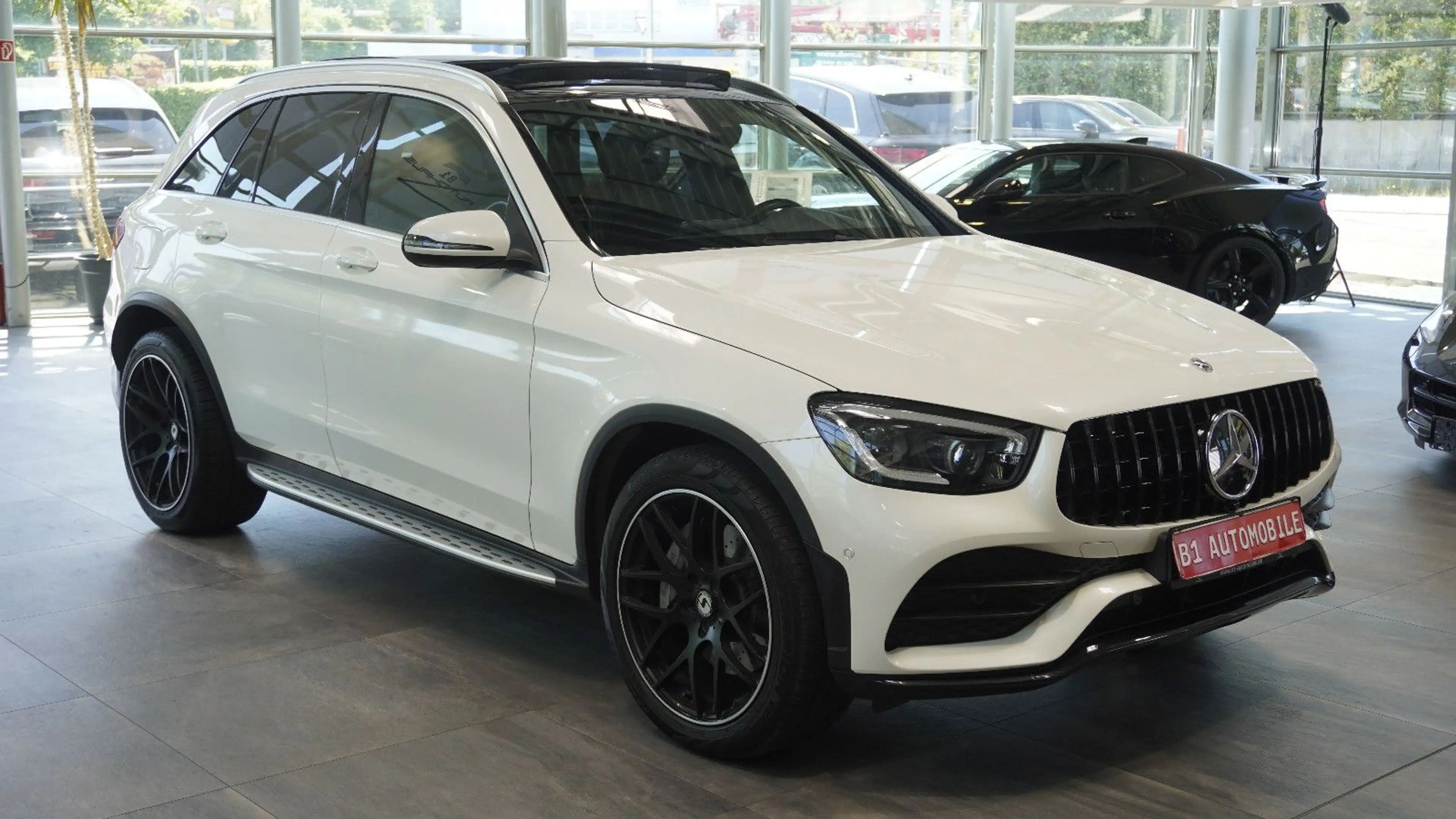 Mercedes-Benz GLC 400 AMG*4Matic*AHK*PANO*HIGH-END*ILS*KEYLESS — photo 3