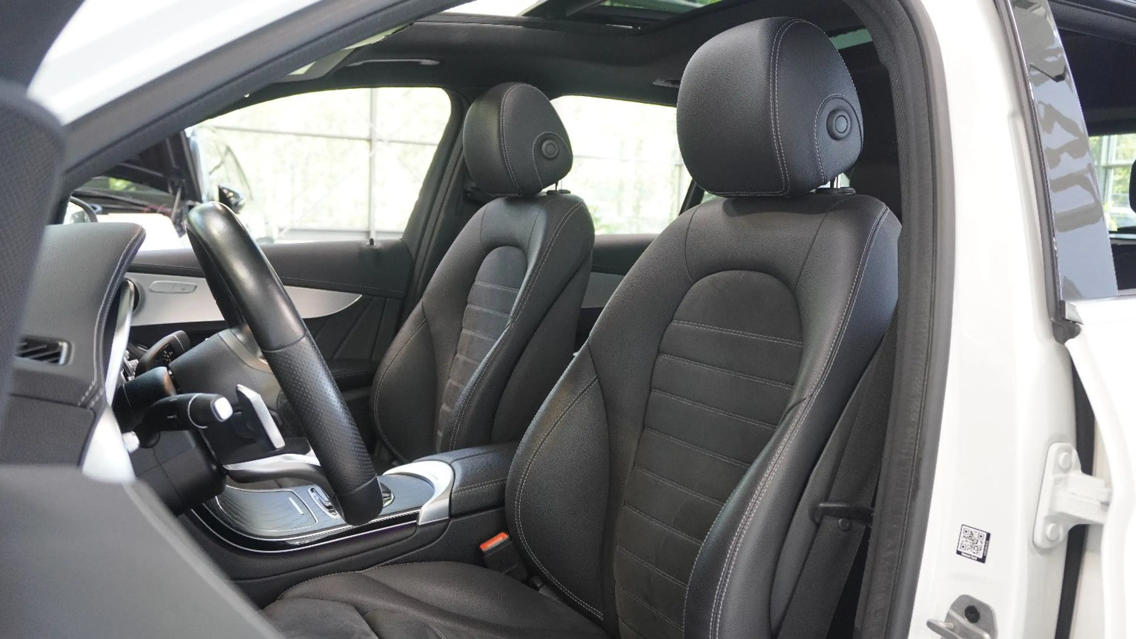 Mercedes-Benz GLC 400 AMG*4Matic*AHK*PANO*HIGH-END*ILS*KEYLESS — photo 10