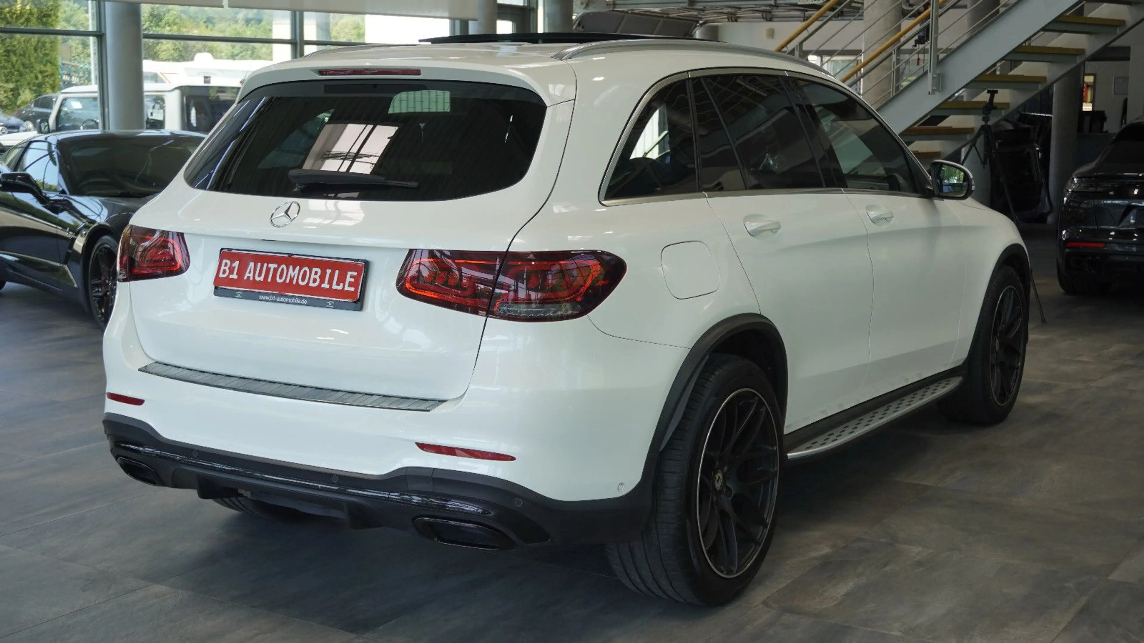 Mercedes-Benz GLC 400 AMG*4Matic*AHK*PANO*HIGH-END*ILS*KEYLESS — photo 5
