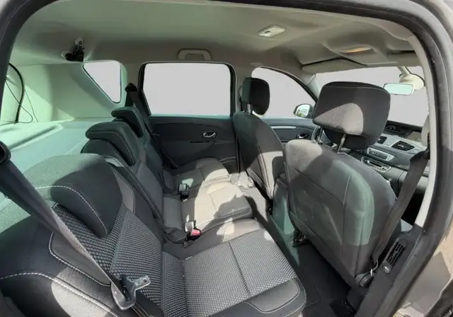 Renault Scenic view 8