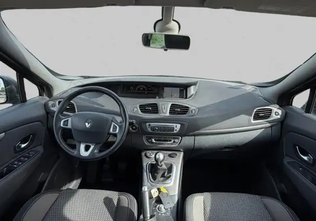 Renault Scenic view 9