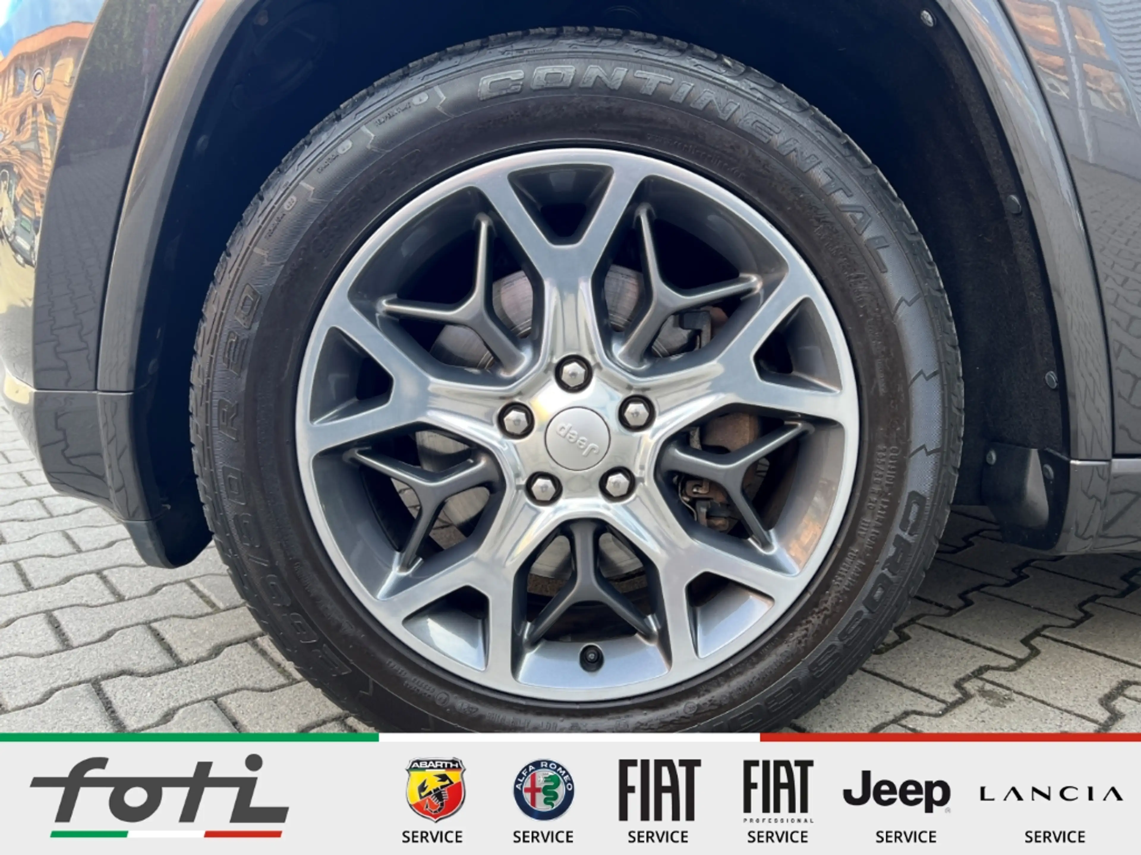 Jeep Grand Cherokee 3.0 CRD Overland Allrad Schiebedach Leder — photo 4