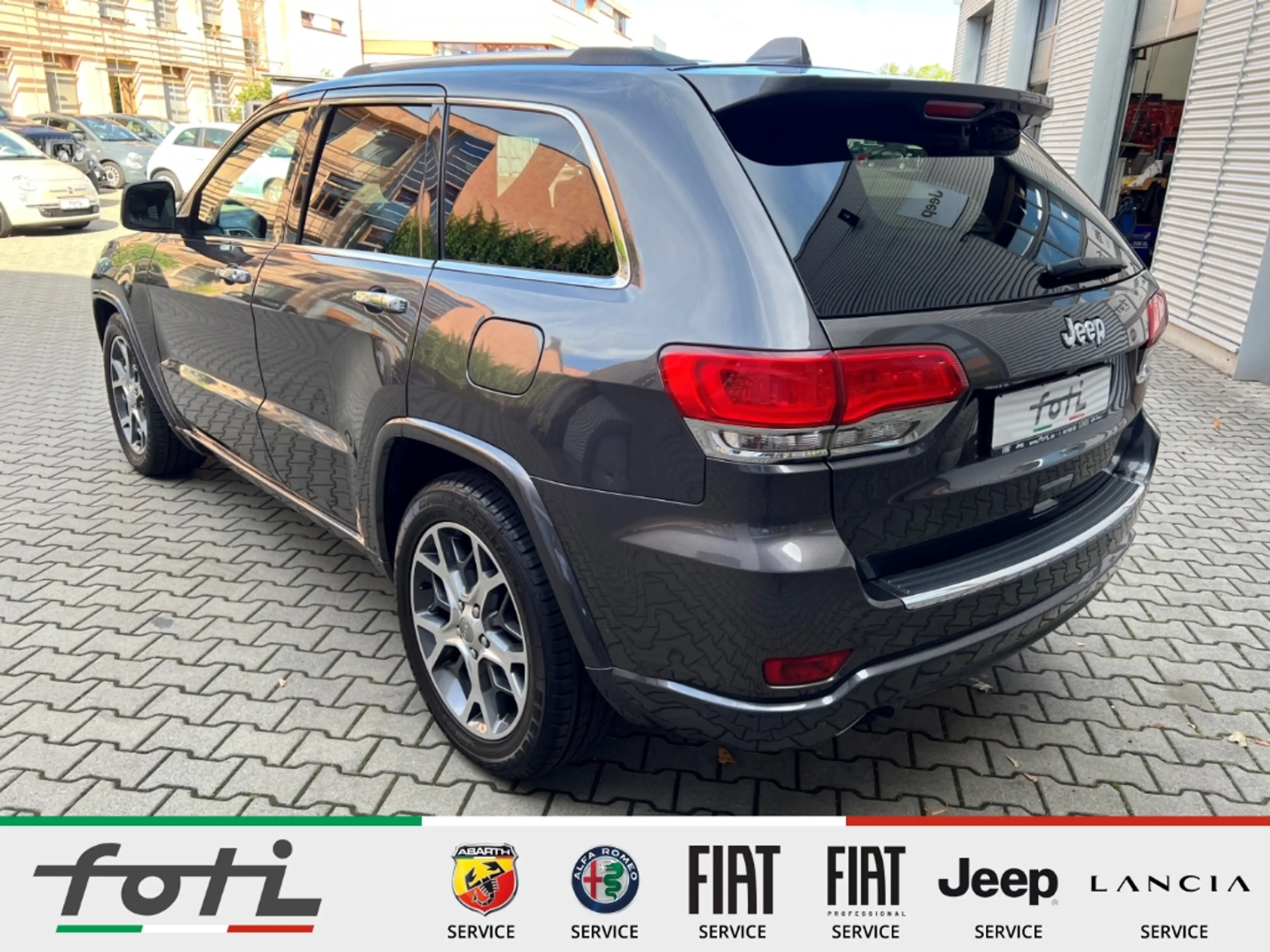 Jeep Grand Cherokee 3.0 CRD Overland Allrad Schiebedach Leder — photo 6
