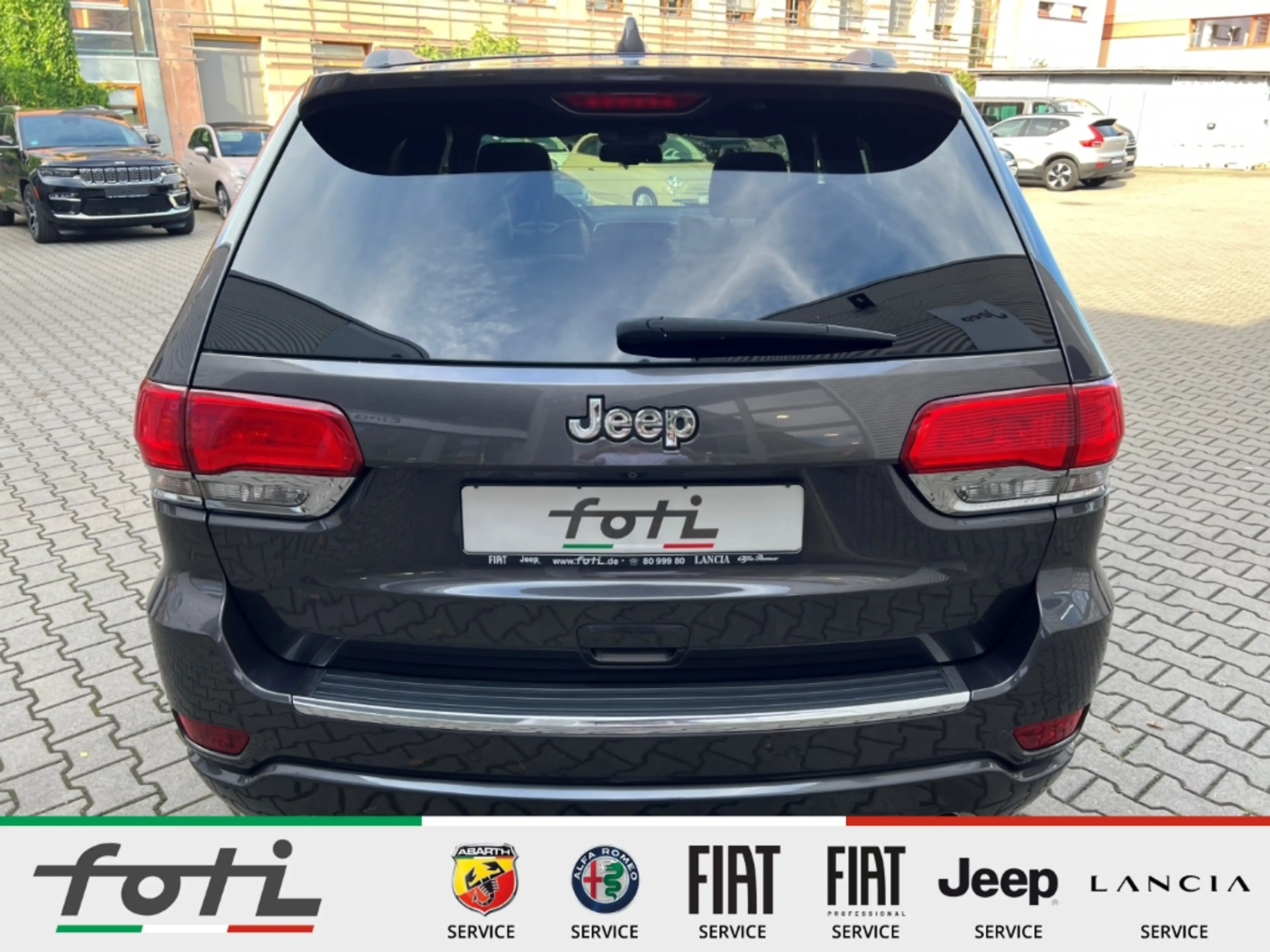 Jeep Grand Cherokee 3.0 CRD Overland Allrad Schiebedach Leder — photo 7