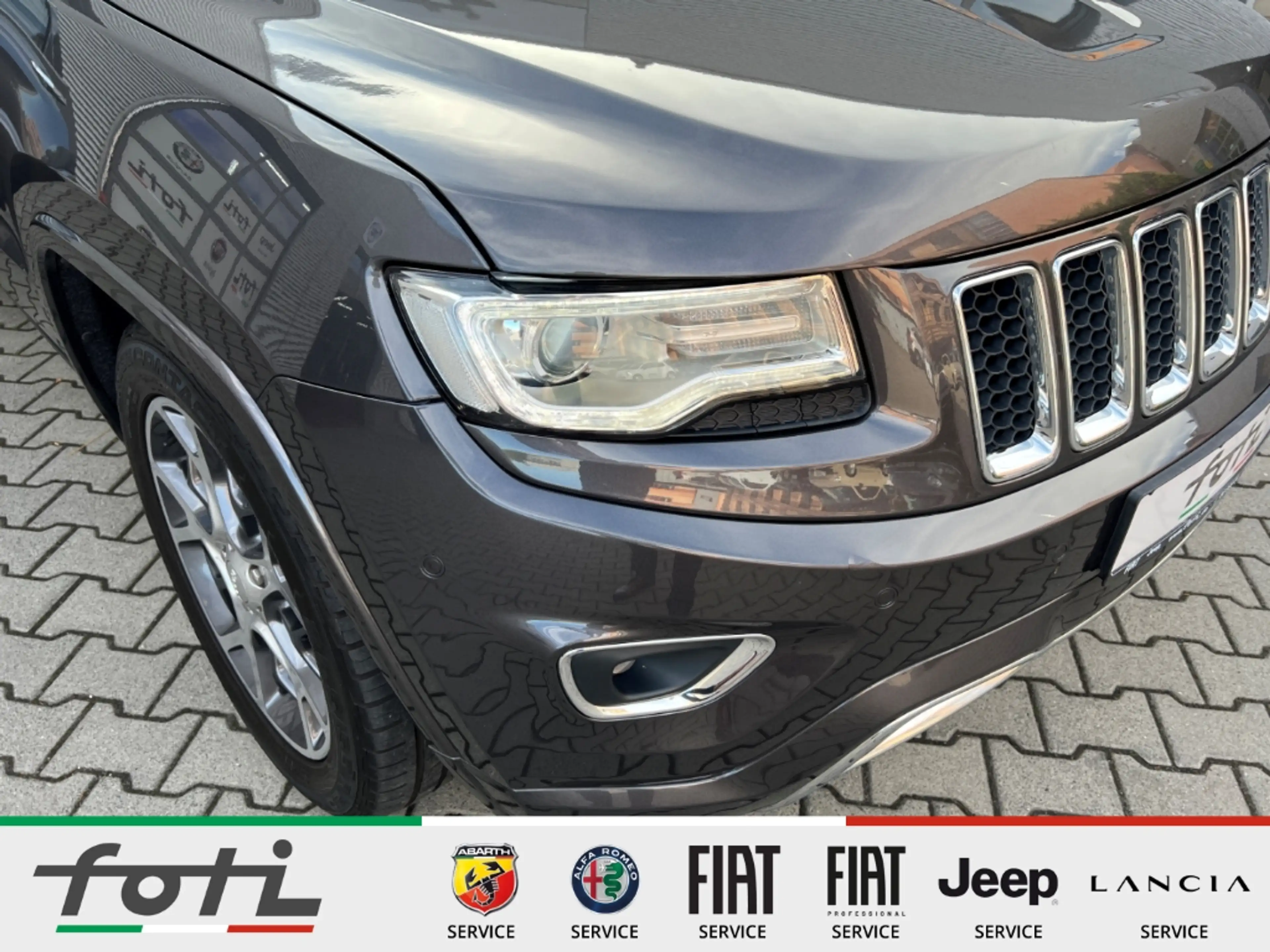 Jeep Grand Cherokee 3.0 CRD Overland Allrad Schiebedach Leder — photo 3