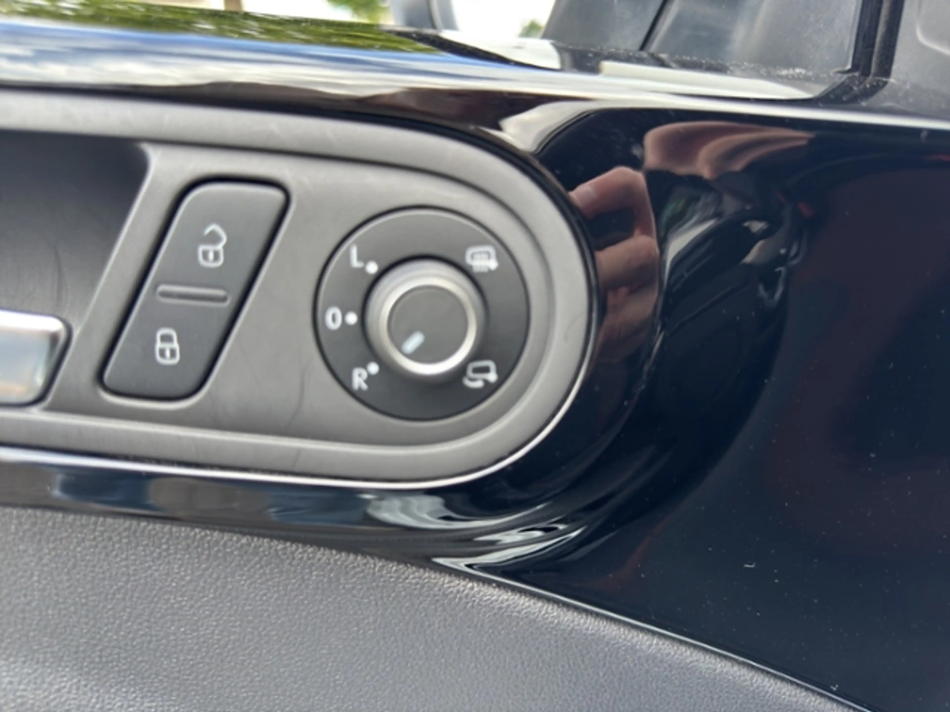 Volkswagen Beetle 2.0 l TDI Allstar Xenon / Pano — photo 13