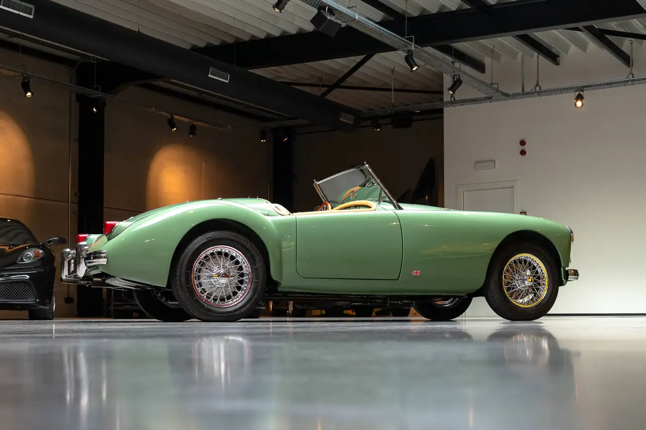 MG MGA 1600 (1800 MGB engine) - Fully restored !, foto 11