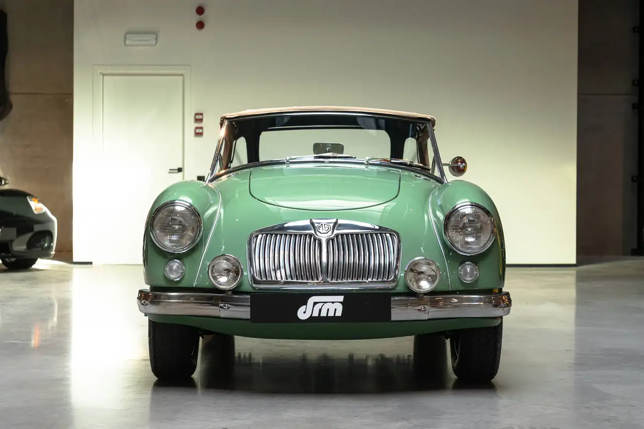 MG MGA 1600 (1800 MGB engine) - Fully restored !, foto 3
