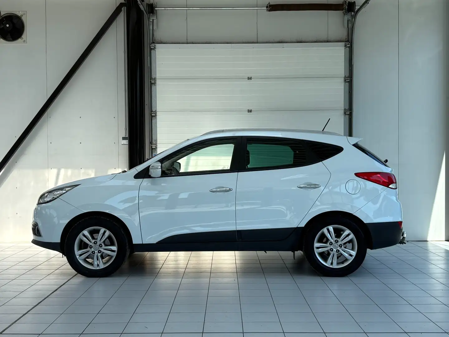 Hyundai iX35 iX35 2.0 CRDi *CUIR * GPS * CAMERA * PDC * JANTES* Wit - 2