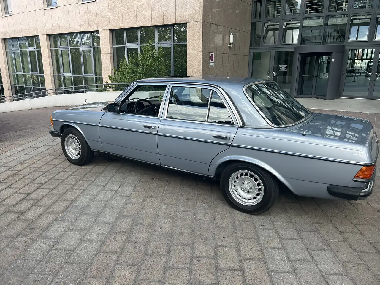Mercedes-Benz 230, foto 12