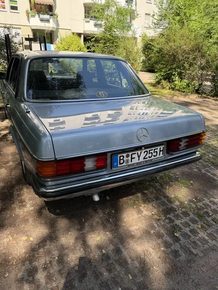 Mercedes-Benz 230, foto 2