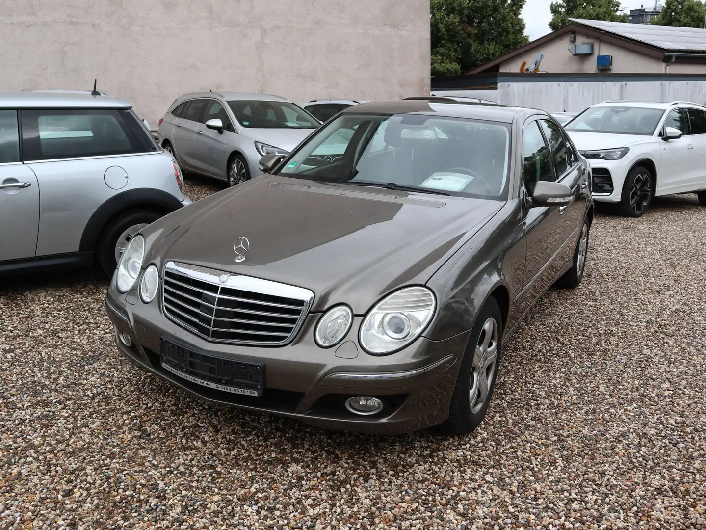 Mercedes-Benz E 230 E 230 E -Klasse Lim. E 230*Navi*Klima*Leder* Gris - 1