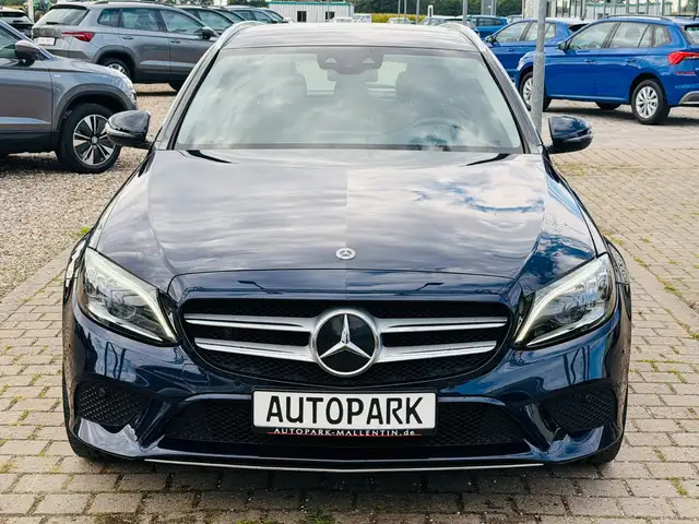 Mercedes-Benz 300 view 2