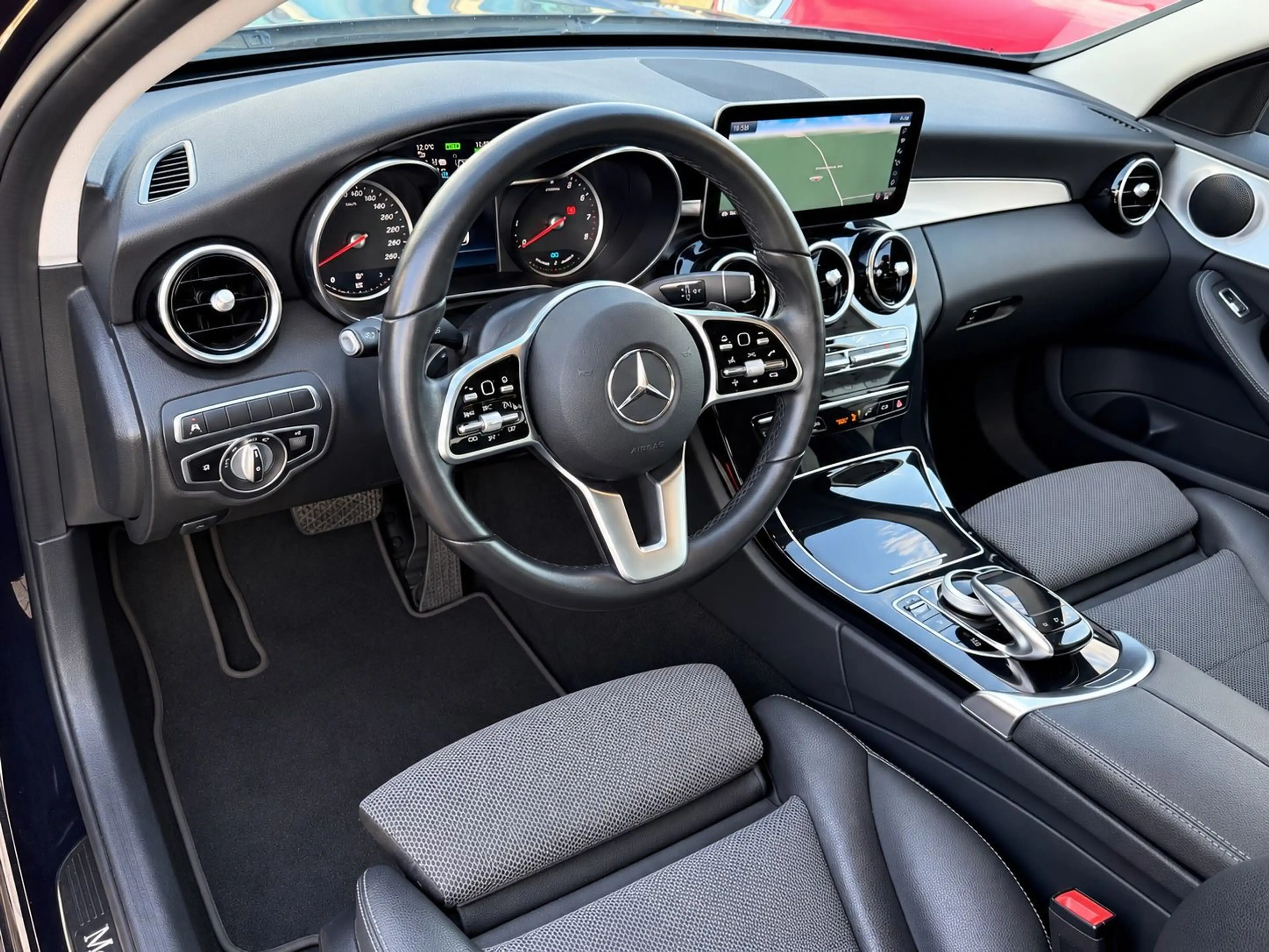 Mercedes-Benz C 300 e T-Modell *AVANTGARDE*AHK*LED*LEDER*NAVI* — photo 9