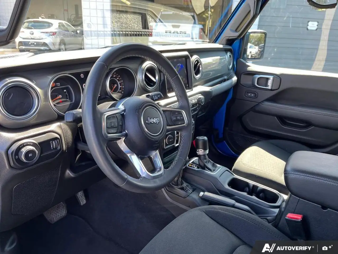 Jeep Wrangler снимка Jeep Wrangler