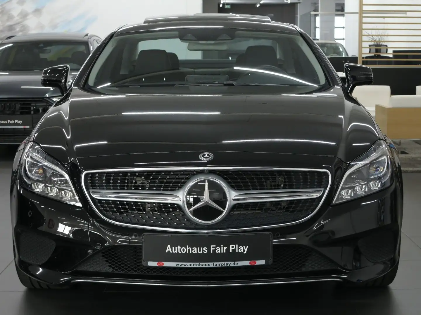 Mercedes-Benz CLS 250 d BT 4M MBEAM/NAV/STNDHZG/CARPLAY/U-FREI! Negru - 2