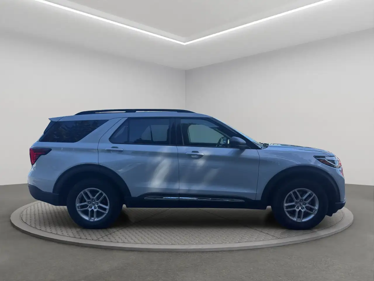 Ford Explorer снимка Ford Explorer