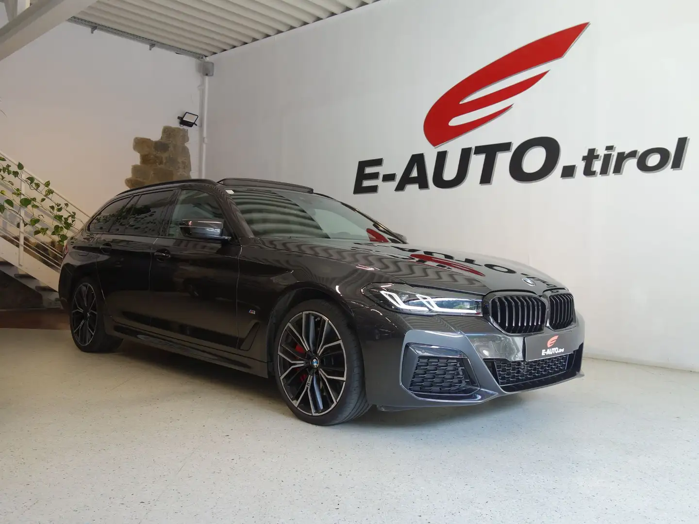 BMW 540 540d Tour. xDrive Aut. *M-SPORT *VOLL *PANO *ERST Grau - 1