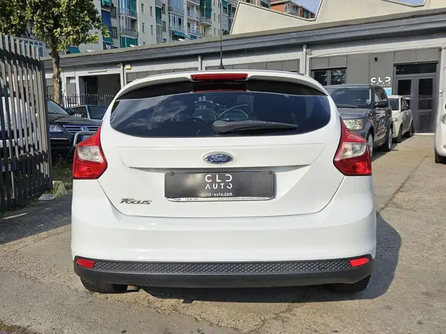 Ford Focus view 5