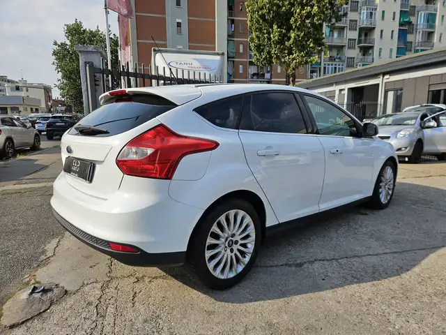 Ford Focus view 4